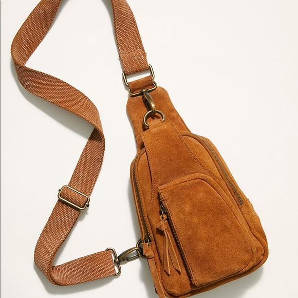 Free People Handbags - ✨NEW!✨ Free People Hudson Sling Bag